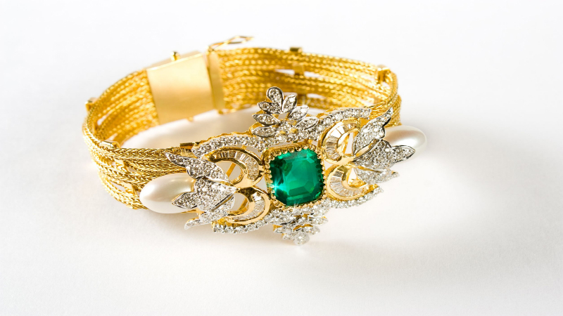 Master the Art of Jewelry Cleaning: Essential Tips for Sparkling Gems